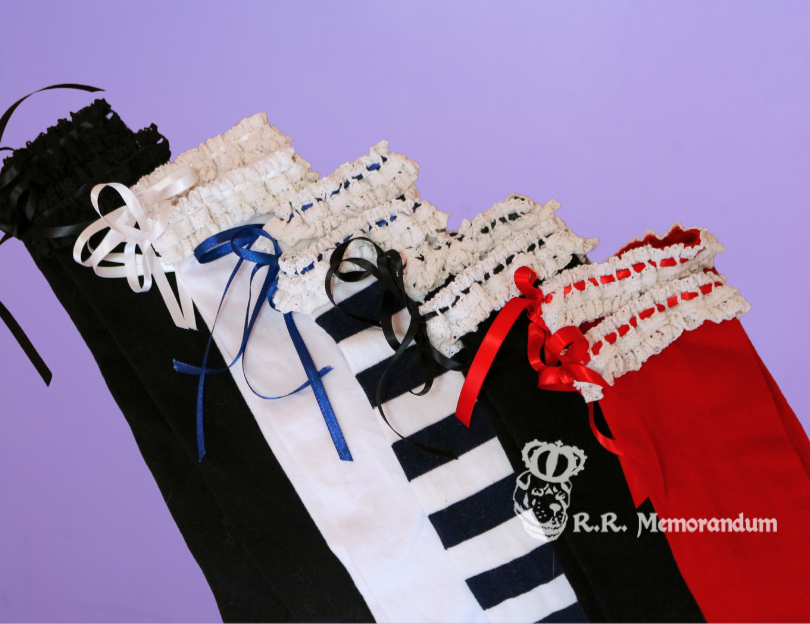 Basics Lace UTK socks