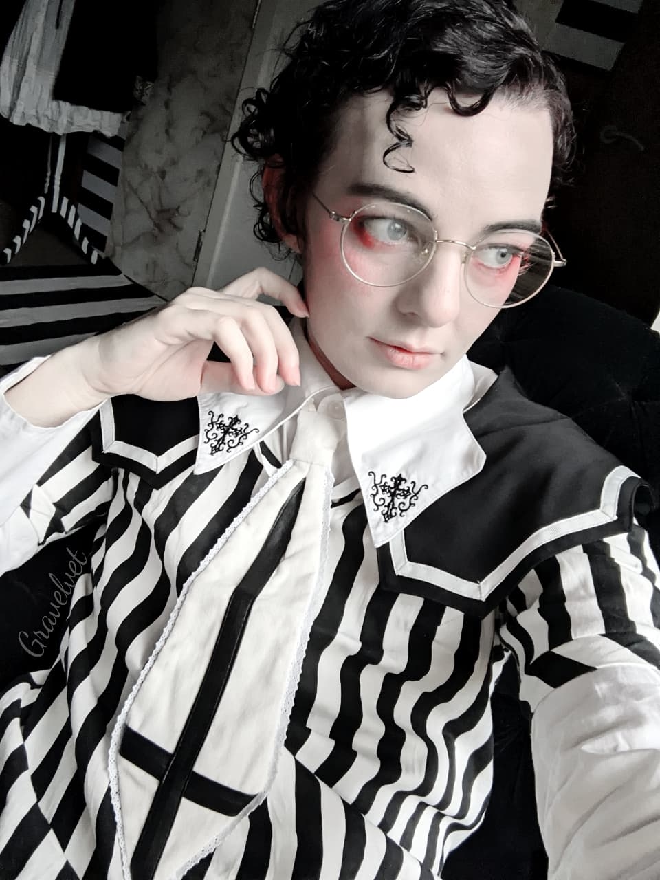 An Interview with a Vampire? I Mean…Kiiiiinda? A chat with Lou Graves