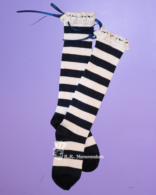 Basics Lace UTK socks